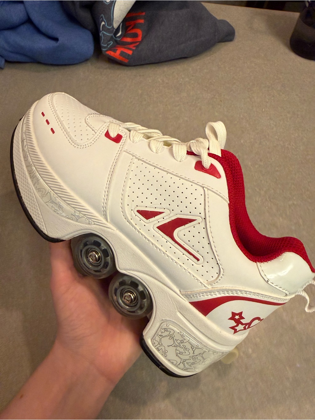 Agloat Retractable White And Red Roller Sneakers